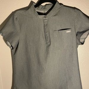 Figs Graphite Small Top